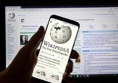 Названа предположительная причина 11-минутного сбоя работы «Википедии»