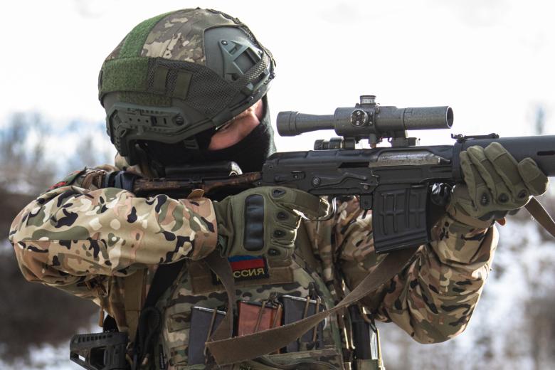 Военнослужащий ВС РФ во время выполнения задач СВО