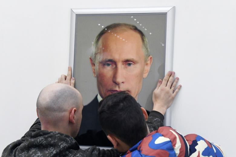 Подготовка к открытию избирательного штаба действующего президента РФ Владимира Путина
