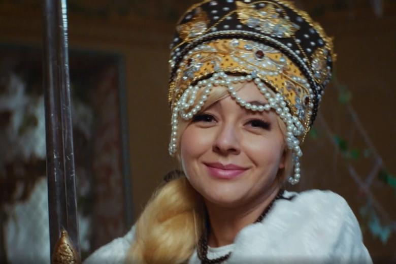 Марина Кравец, кадр из тизера к фильму «Иван Васильевич меняет все!»
