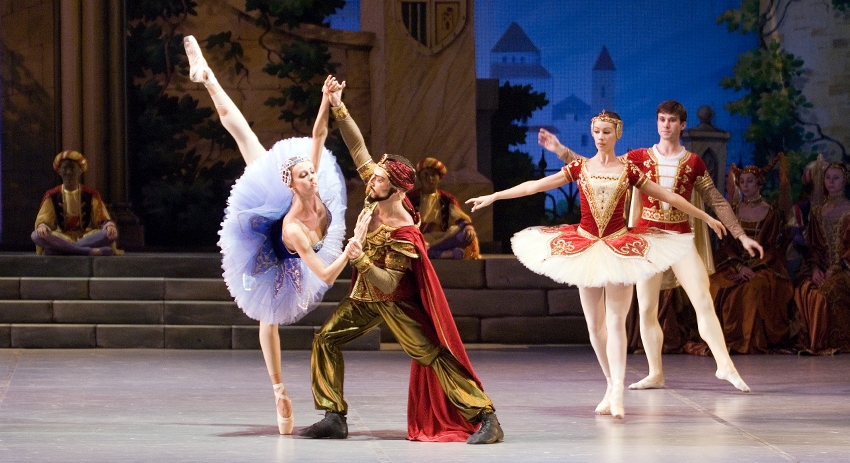 Балет «Раймонда» в Михайловском театре