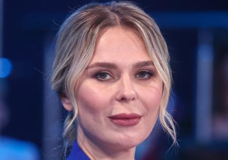 Пелагея выиграла суд у бывшего супруга-хоккеиста