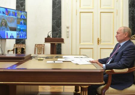 Путин привык к работе в дистанционном формате