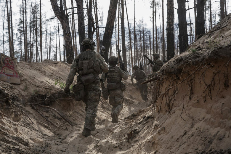 Военнослужащие Вооруженных сил Украины в зоне боевых действий