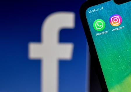 Facebook платила за расшифровку голосовых сообщений пользователей