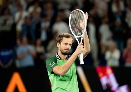 Чудо было близко: как Медведев упустил победу в финале Australian Open