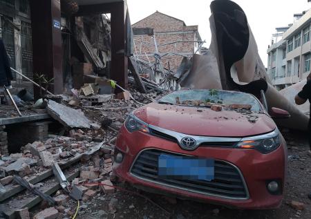 Более 160 человек пострадали и 18 погибли при взрыве автоцистерны в Китае