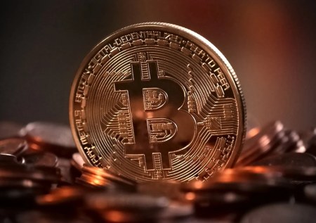 Биткойн поднялся выше $50 тысяч впервые с мая
