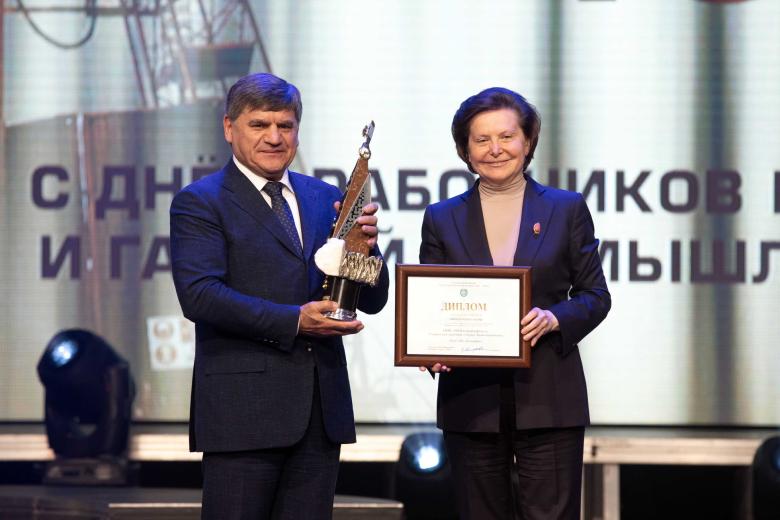 Хасан Татриев и Наталья Комарова, губернатор Ханты-Мансийского автономного округа — Югры 