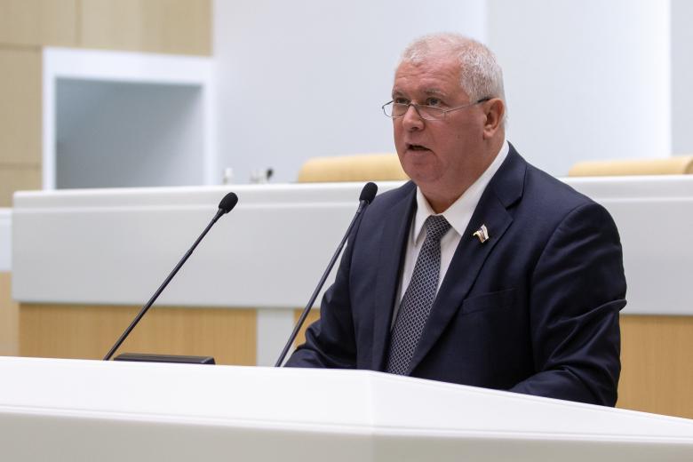 Сенатор от Адыгеи Олег Селезнёв