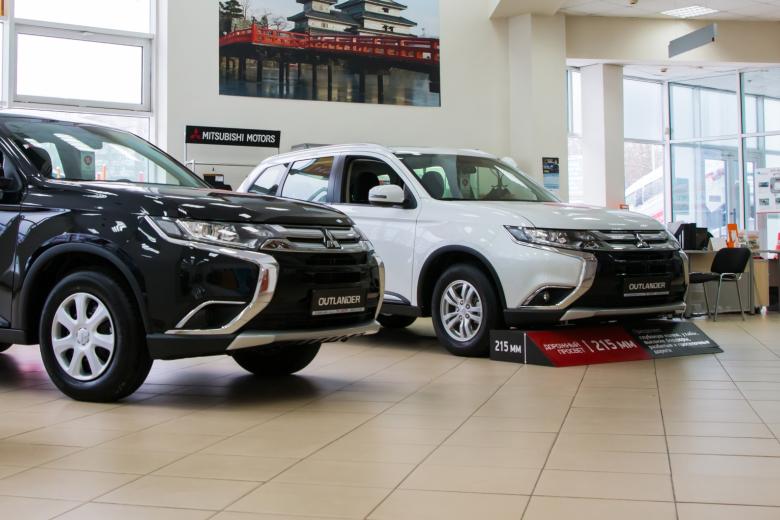 Автосалон Mitsubishi