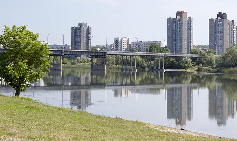 Берег реки Днестр