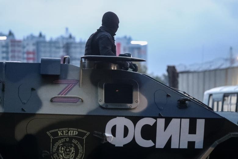 Ситуация около СИЗО в Кемерово, где заключенные взяли в заложники сотрудников исправительного учреждения