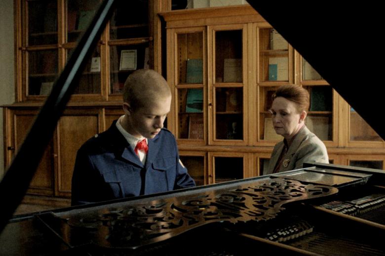 Леон Кемстач в сериале «Слово пацана. Кровь на асфальте»