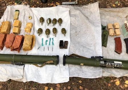 СБУ обнаружила тайник с оружием на границе с Белоруссией