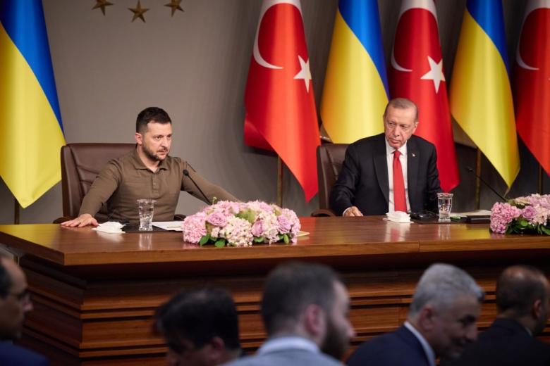 Президент Украины Владимир Зеленский с президентом Турции Реджепом Тайипом Эрдоганом