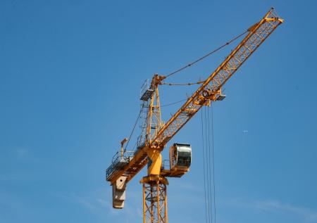 Крановщик невольно поставил сложную задачу перед спасателями в Москве
