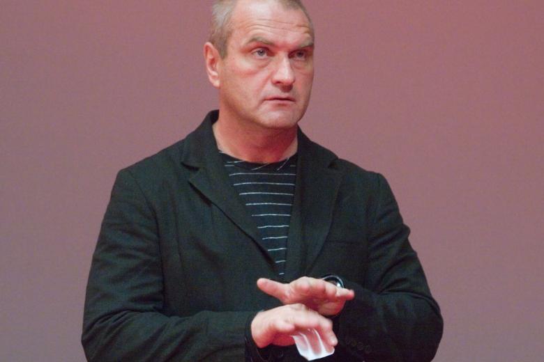Александр Балуев