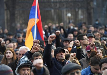 Пашинян, Саргсян, Гаспарян: острый политический кризис в Армении