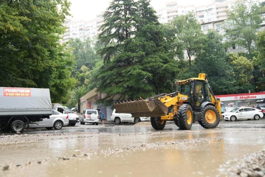 Последствия залповых ливней в Сочи