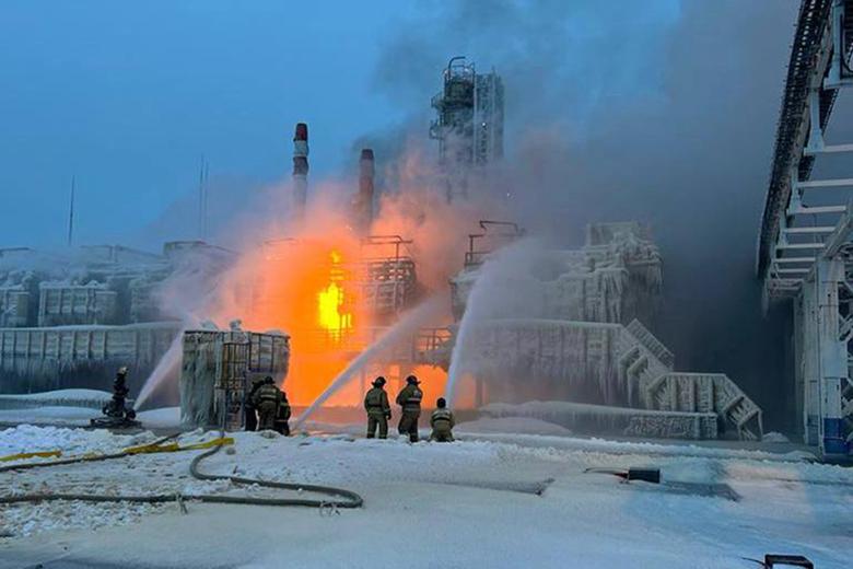 Пожар в терминале компании «НОВАТЭК» в порту Усть-Луга