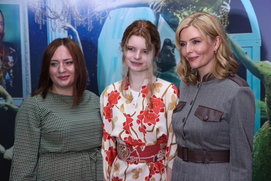 Гости на премьере фильма «Спящая красавица» в кинотеатре «Октябрь»
