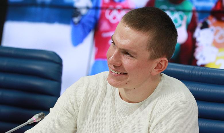 Александр Большунов
