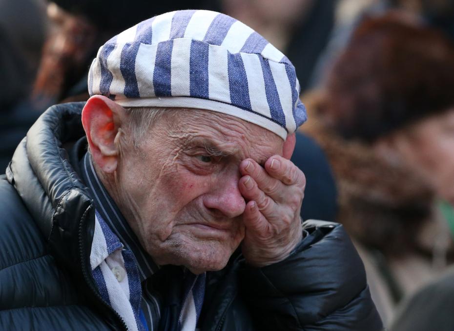 Бывший узник концлагеря в день 75-й годовщины освобождения Освенцима. 2020 год