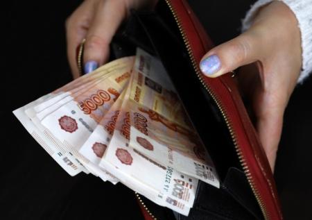 Банки снижают проценты по депозитам: что с ключевой, когда открывать вклады