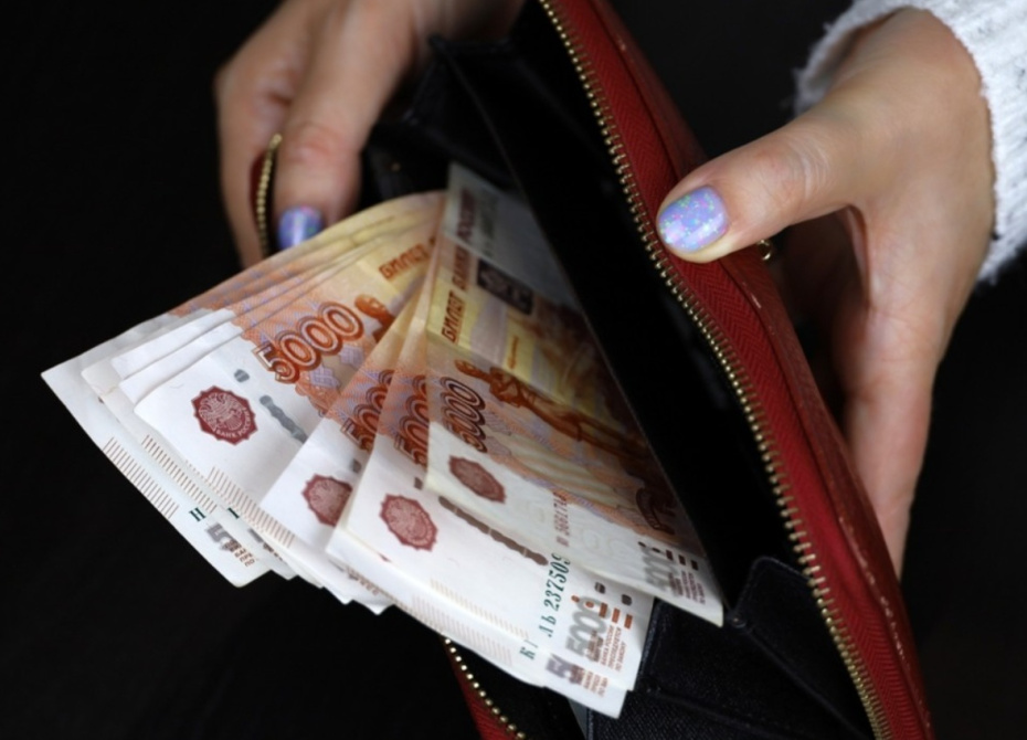 Банки снижают проценты по депозитам: что с ключевой, когда открывать вклады