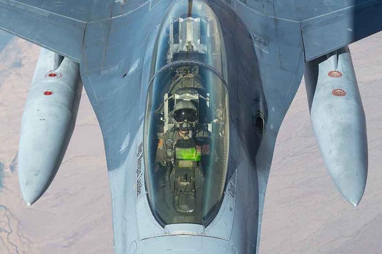 Истребитель F-16