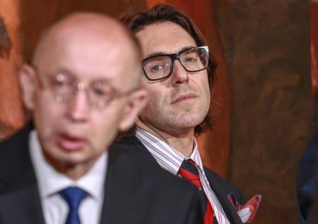 Почти четверть телезрителей заявили о доверии словам Соловьёва и Малахова
