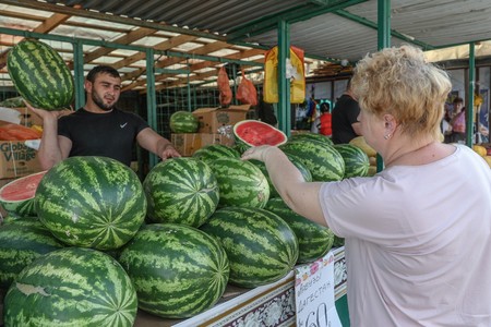 Врачи раскрыли «темные стороны» арбузов