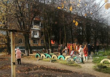 «Детей из окон эвакуировали»: очевидцы — о взрыве газа в доме в Балтийске 