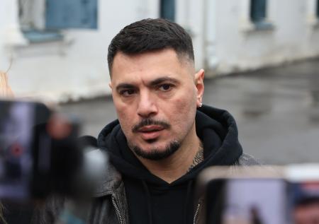 «Дебилы»: Птаха резко высказался о вандалах, испортивших стену Цоя