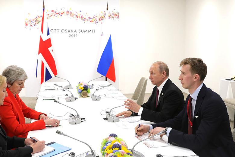 Тереза Мэй и Владимир Путин