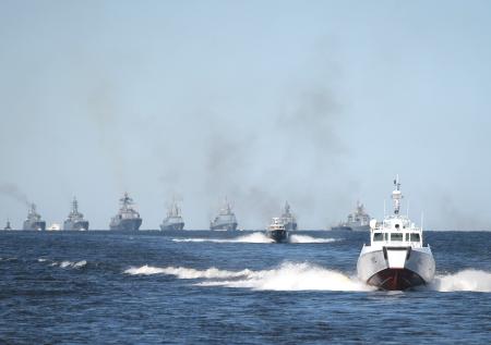 Главный военно-морской парад начался в Санкт-Петербурге
