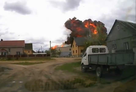 Момент падения самолёта Як-130 в Белоруссии попал на видео