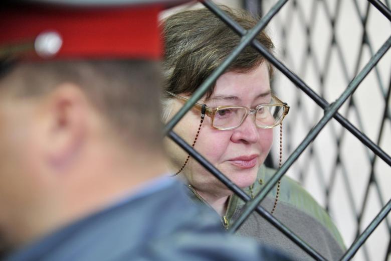 Мать лидера банды Сергея Цапка Надежда, которую повторно судят по обвинению в мошенничестве, на заседании Кущевского районного суда Краснодарского края, 2013 год