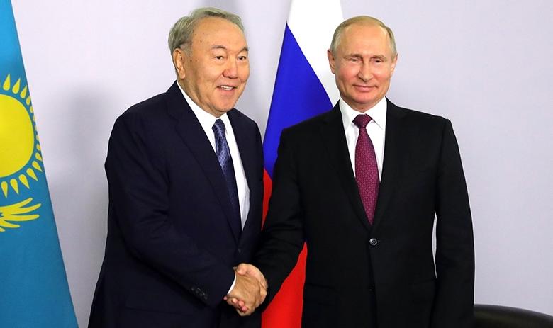 Президент РФ Владимир Путин с президентом Казахстана Нурсултаном Назарбаевым