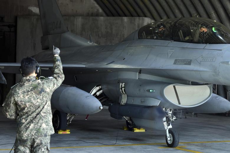 Истребитель F-16