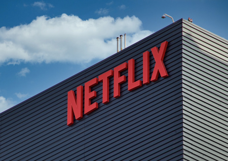 Netflix дал Warner Bros. Discovery неделю на уточнение условий покупки