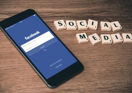 Facebook может выпустить умные часы в 2022 году