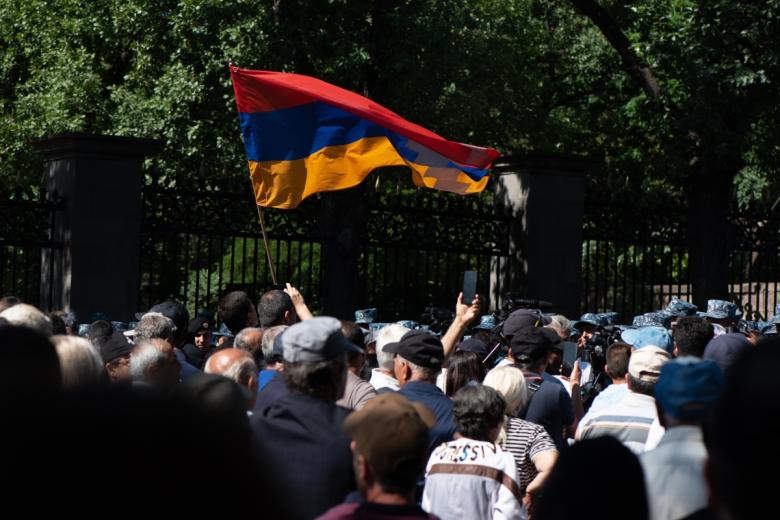 Участники акции протеста в центре Еревана