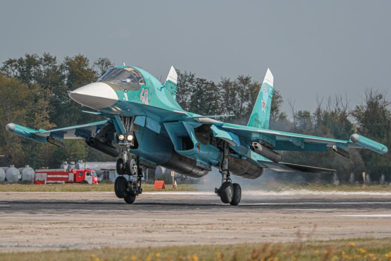 Истребитель-бомбардировщик Су-34