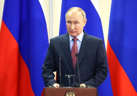 Путин: НАТО объявляет Россию своим противником