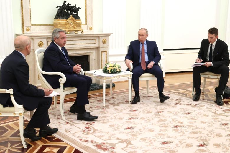 Президент РФ Владимир Путин с президентом Аргентины Альберто Фернандесом