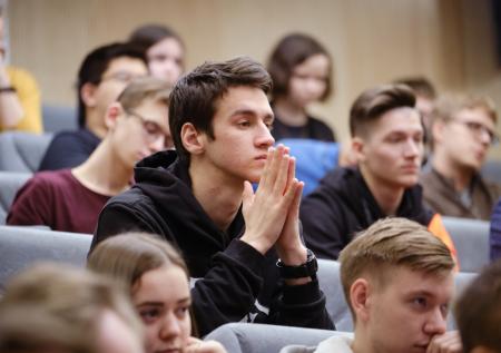 Студент поспорил с преподавателем о Сталине и теперь пойдет в армию
