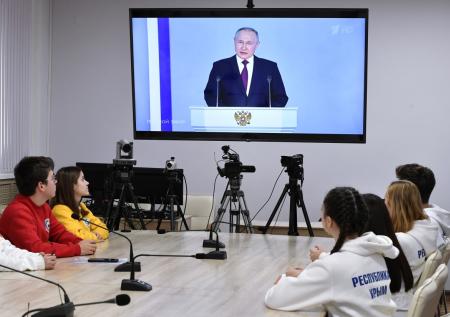 Путин предложил называть пионерами членов детского движения