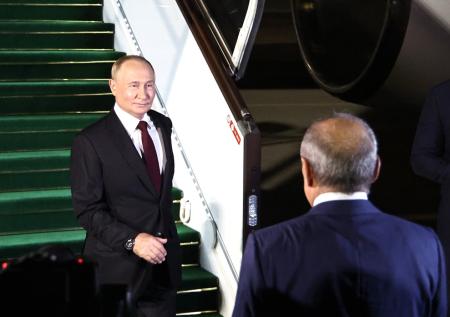 В Кремле рассказали о планах Путина на поездки за рубеж